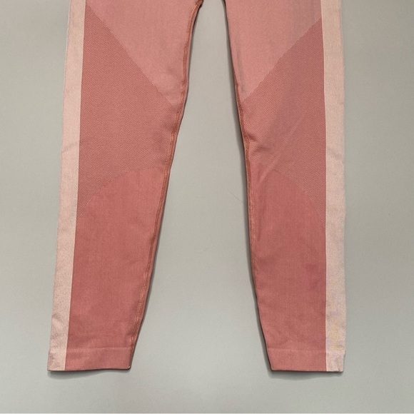 Lululemon Ebb to Train High Rise Tight Leggings in Copper Clay/Angel Wing, 8 - Picture 4 of 10